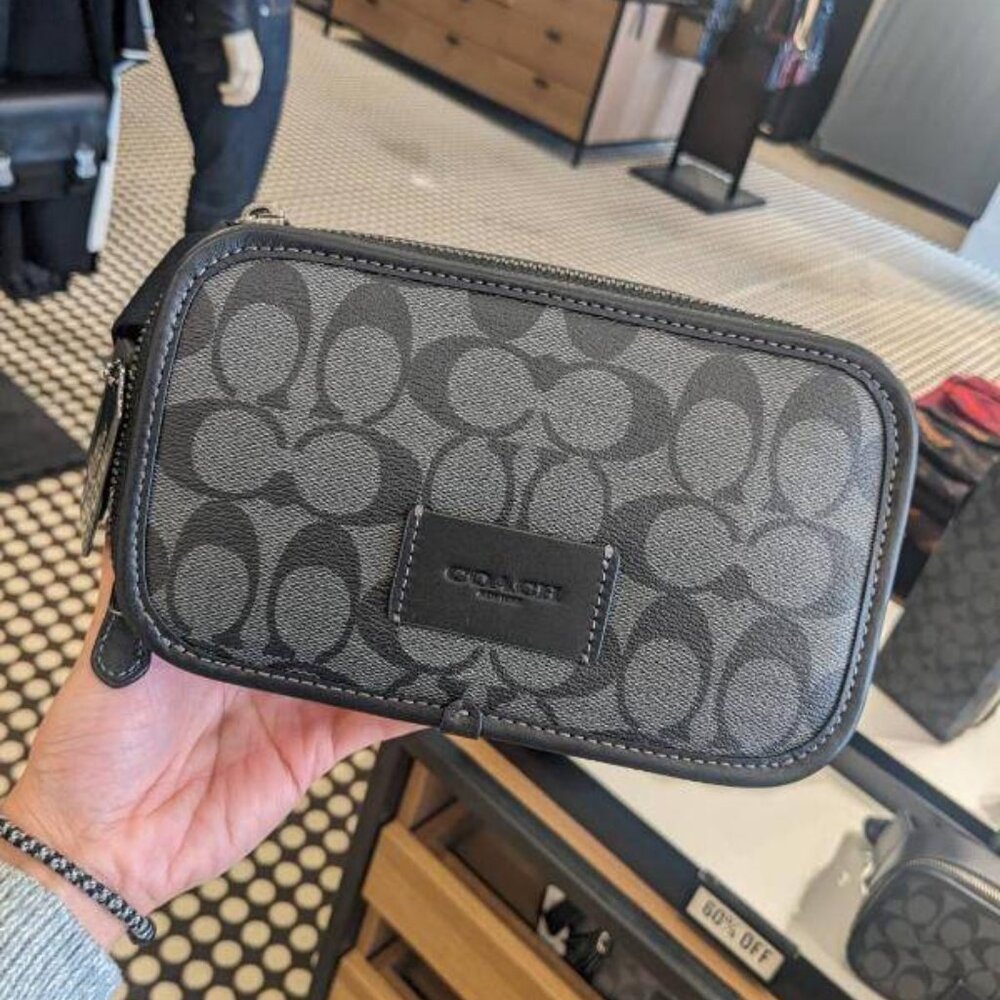 NWT COACH WYATT CROSSBODY BAG IN SIGNATURE CANVAS CW365